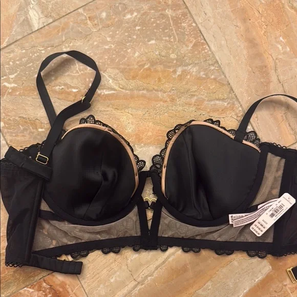 NWT Victoria's Secret Black Satin Corset Bra - Picture 3 of 7